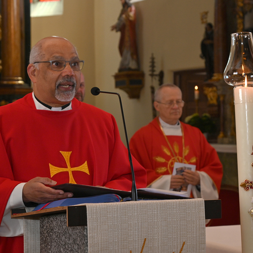 Copyright: Egon WEISSHEIMER, 27.04.2024 Grafenschlag, Firmung im Pfattverband Herz Jesu im Waldviertel, in der Pfarrkirche Grafenschlag, Firmspender: Domkapilar Mag. Herbert D?LLER, Moderaror Dr. ISAAC PADINJAREKUTTU