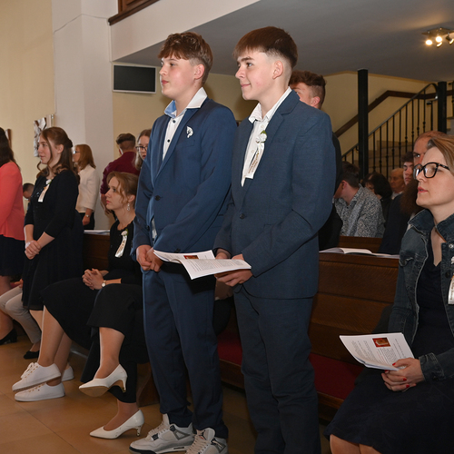 Copyright: Egon WEISSHEIMER, 27.04.2024 Grafenschlag, Firmung im Pfattverband Herz Jesu im Waldviertel, in der Pfarrkirche Grafenschlag, Firmspender: Domkapilar Mag. Herbert D?LLER, 