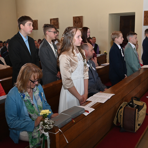 Copyright: Egon WEISSHEIMER, 27.04.2024 Grafenschlag, Firmung im Pfattverband Herz Jesu im Waldviertel, in der Pfarrkirche Grafenschlag, Firmspender: Domkapilar Mag. Herbert D?LLER, 