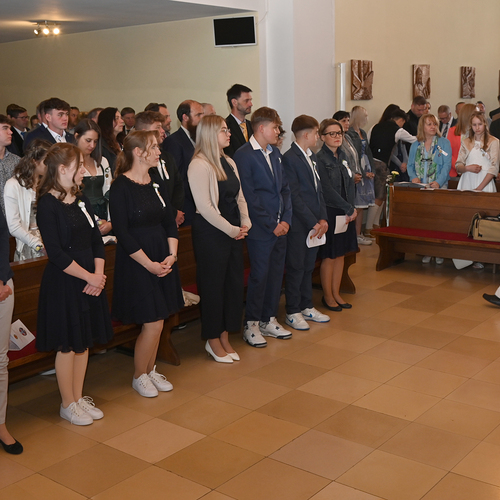 Copyright: Egon WEISSHEIMER, 27.04.2024 Grafenschlag, Firmung im Pfattverband Herz Jesu im Waldviertel, in der Pfarrkirche Grafenschlag, Firmspender: Domkapilar Mag. Herbert D?LLER, 