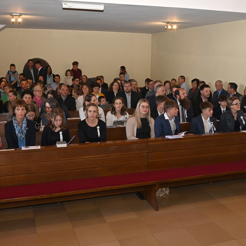 Copyright: Egon WEISSHEIMER, 27.04.2024 Grafenschlag, Firmung im Pfattverband Herz Jesu im Waldviertel, in der Pfarrkirche Grafenschlag, Firmspender: Domkapilar Mag. Herbert D?LLER, 