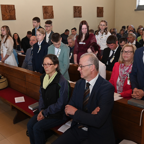 Copyright: Egon WEISSHEIMER, 27.04.2024 Grafenschlag, Firmung im Pfattverband Herz Jesu im Waldviertel, in der Pfarrkirche Grafenschlag, Firmspender: Domkapilar Mag. Herbert D?LLER, 