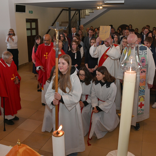 Copyright: Egon WEISSHEIMER, 27.04.2024 Grafenschlag, Firmung im Pfattverband Herz Jesu im Waldviertel, in der Pfarrkirche Grafenschlag, Firmspender: Domkapilar Mag. Herbert D?LLER, 