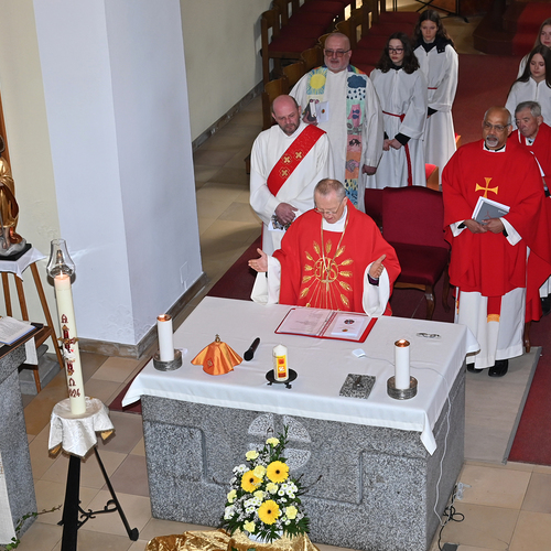 Copyright: Egon WEISSHEIMER, 27.04.2024 Grafenschlag, Firmung im Pfattverband Herz Jesu im Waldviertel, in der Pfarrkirche Grafenschlag, Firmspender: Domkapilar Mag. Herbert D?LLER, 