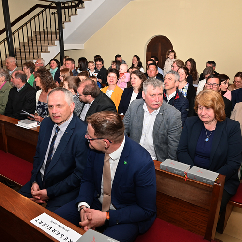 Copyright: Egon WEISSHEIMER, 27.04.2024 Grafenschlag, Firmung im Pfattverband Herz Jesu im Waldviertel, in der Pfarrkirche Grafenschlag, Firmspender: Domkapilar Mag. Herbert D?LLER, 