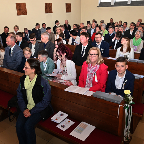 Copyright: Egon WEISSHEIMER, 27.04.2024 Grafenschlag, Firmung im Pfattverband Herz Jesu im Waldviertel, in der Pfarrkirche Grafenschlag, Firmspender: Domkapilar Mag. Herbert D?LLER, 