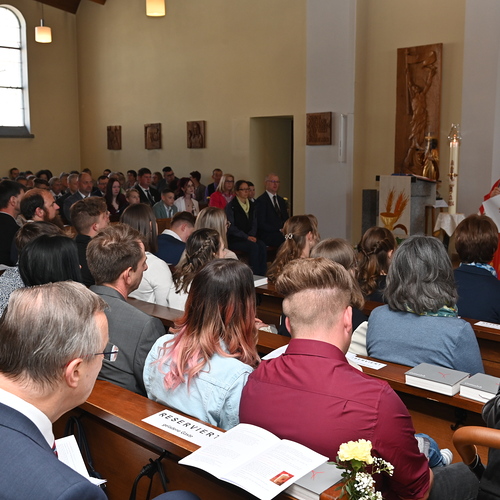 Copyright: Egon WEISSHEIMER, 27.04.2024 Grafenschlag, Firmung im Pfattverband Herz Jesu im Waldviertel, in der Pfarrkirche Grafenschlag, Firmspender: Domkapilar Mag. Herbert D?LLER, 