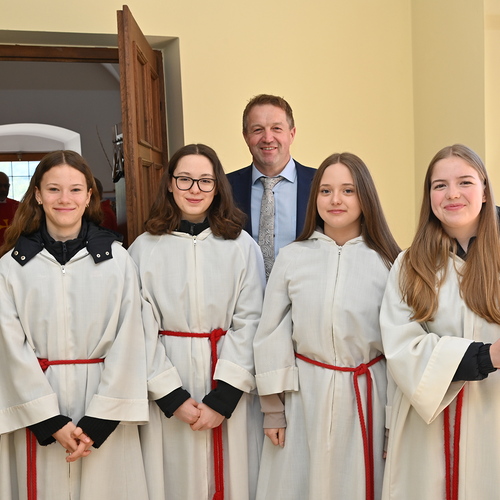 Copyright: Egon WEISSHEIMER, 27.04.2024 Grafenschlag, Firmung im Pfattverband Herz Jesu im Waldviertel, in der Pfarrkirche Grafenschlag, Firmspender: Domkapilar Mag. Herbert D?LLER, 