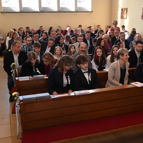 Copyright: Egon WEISSHEIMER, 27.04.2024 Grafenschlag, Firmung im Pfattverband Herz Jesu im Waldviertel, in der Pfarrkirche Grafenschlag, Firmspender: Domkapilar Mag. Herbert D?LLER, 