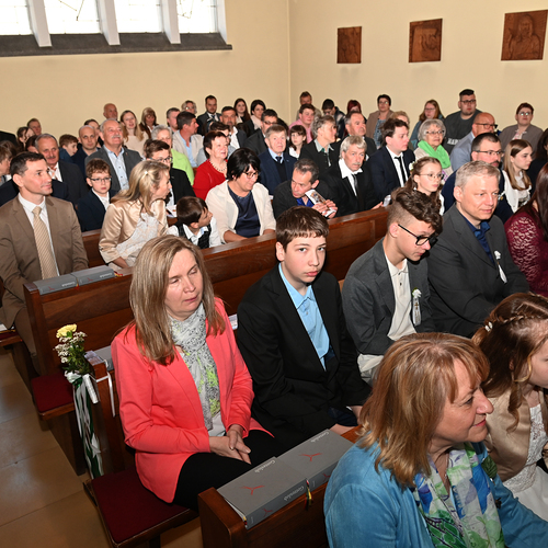 Copyright: Egon WEISSHEIMER, 27.04.2024 Grafenschlag, Firmung im Pfattverband Herz Jesu im Waldviertel, in der Pfarrkirche Grafenschlag, Firmspender: Domkapilar Mag. Herbert D?LLER, 